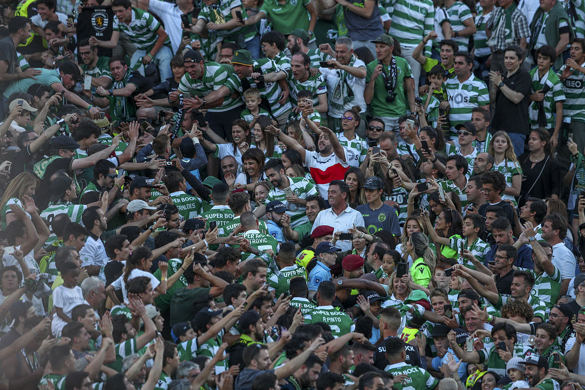 包含火箭队勇夺胜利，豪取重要一战的词条