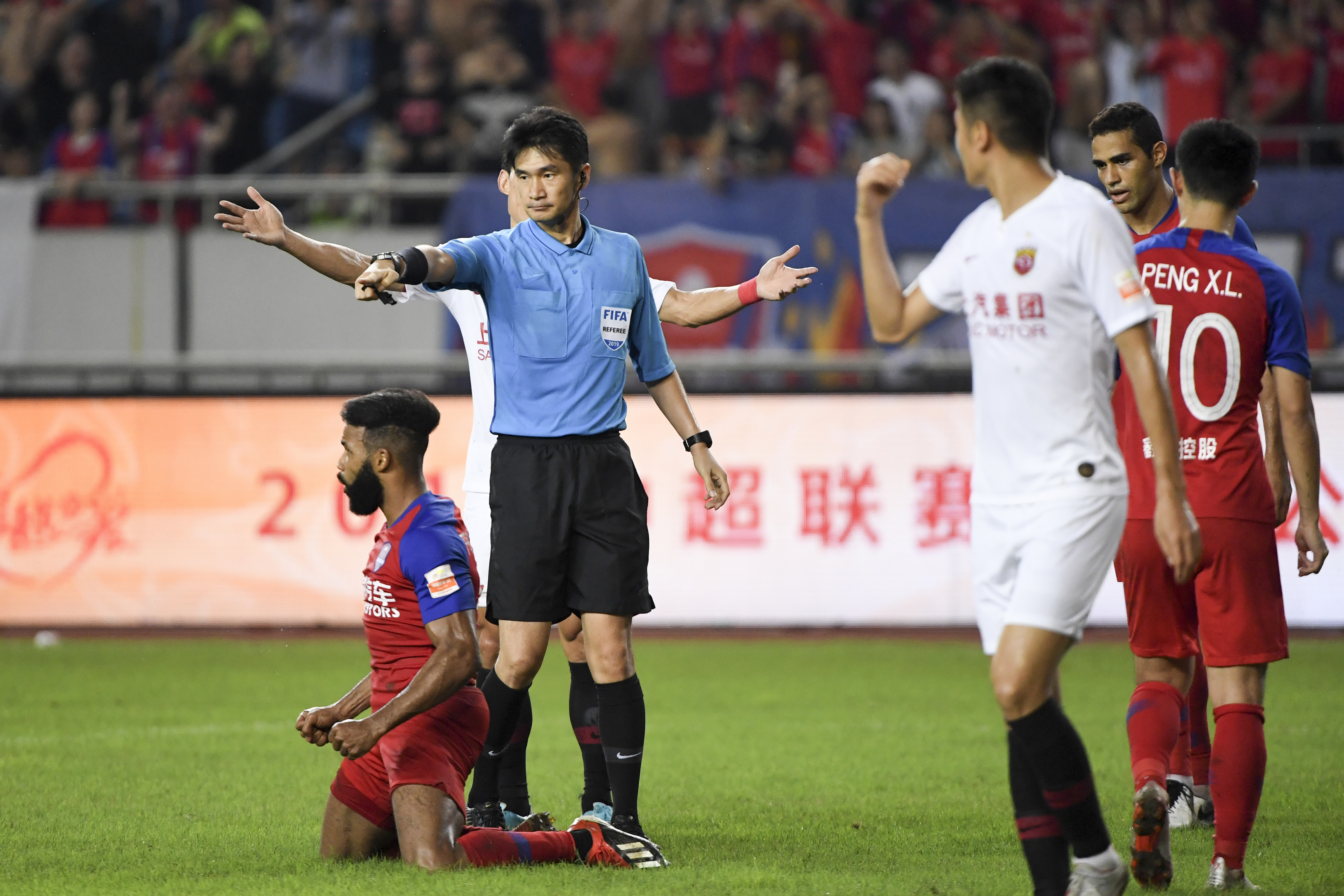 重庆斯威逆转胜利，搏取关键胜点的简单介绍