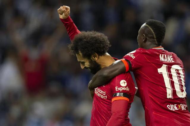 波尔图打破进球荒，曼联球迷集体高唱助威！的简单介绍